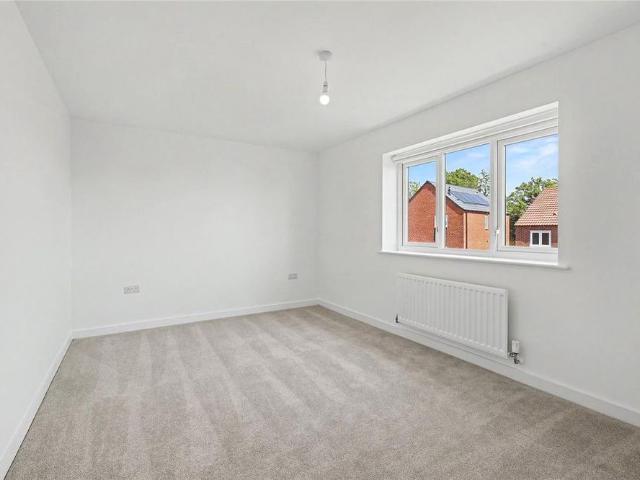 3 bedroom detached house to rent