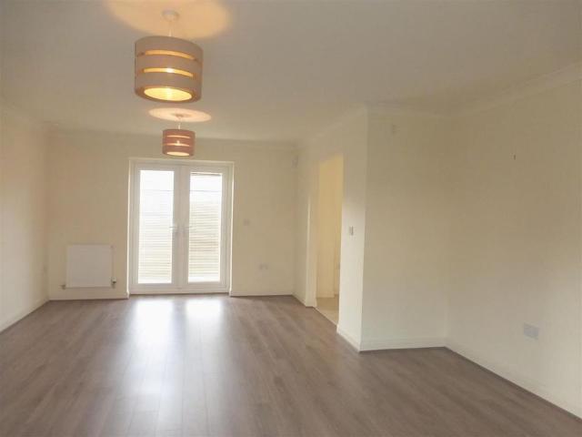 3 bedroom detached house to rent