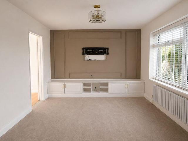 3 bedroom detached house to rent