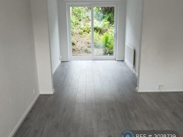 3 bedroom detached house to rent