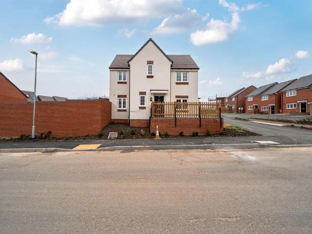 3 bedroom detached house to rent