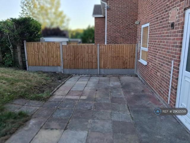 3 bedroom detached house to rent