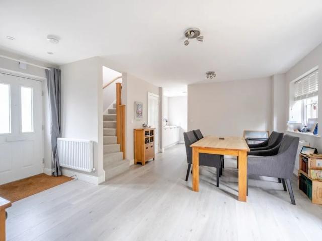 3 bedroom detached house to rent