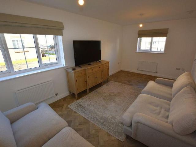 3 bedroom detached house to rent