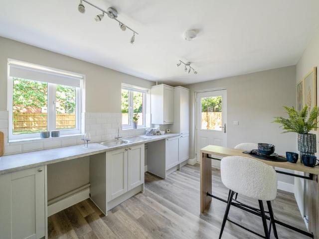 3 bedroom detached house to rent