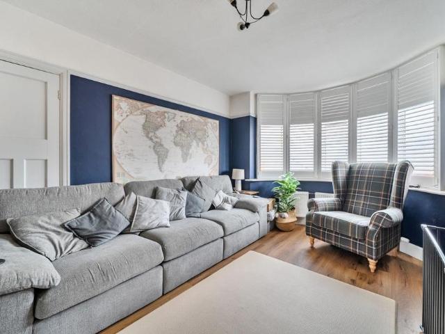 3 bedroom detached house to rent