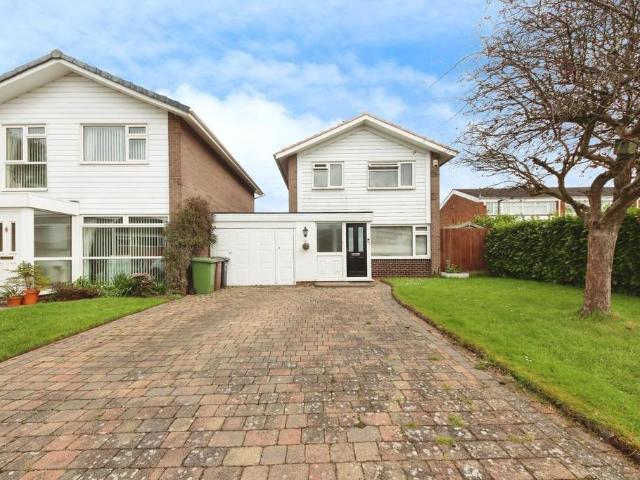 3 bedroom detached house to rent