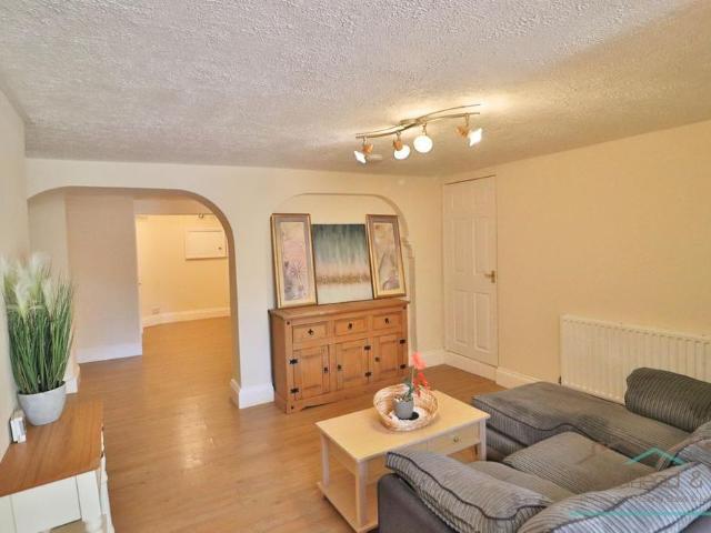 3 bedroom detached house to rent