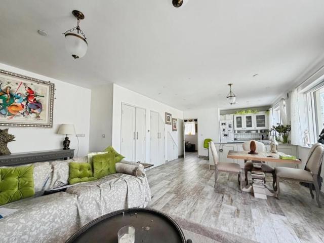 3 bedroom detached house to rent