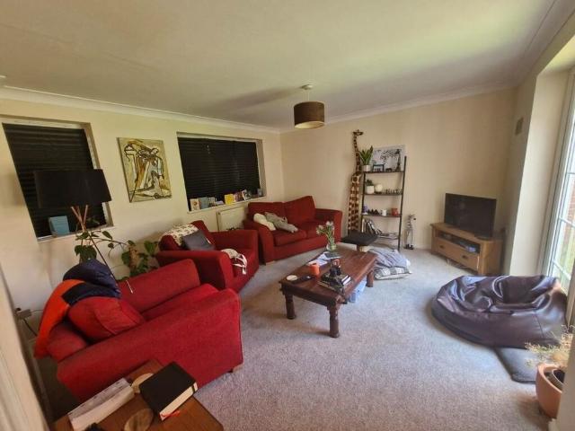 3 bedroom detached house to rent
