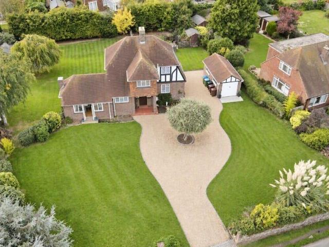 3 bedroom detached house to rent