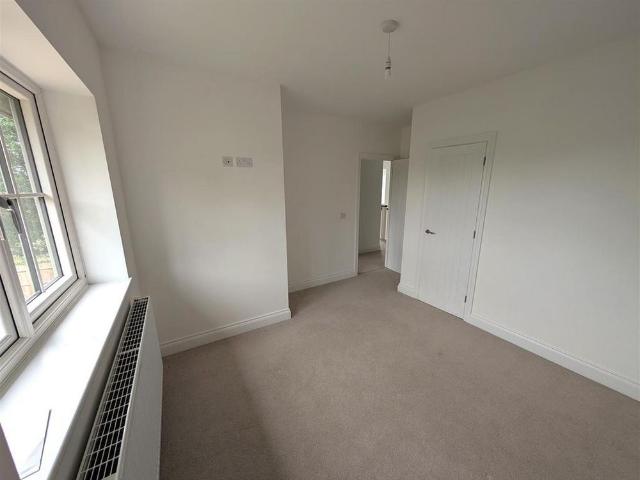 3 bedroom detached house to rent