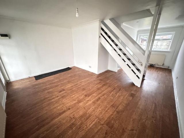 3 bedroom detached house to rent