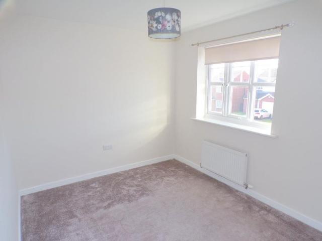 3 bedroom detached house to rent