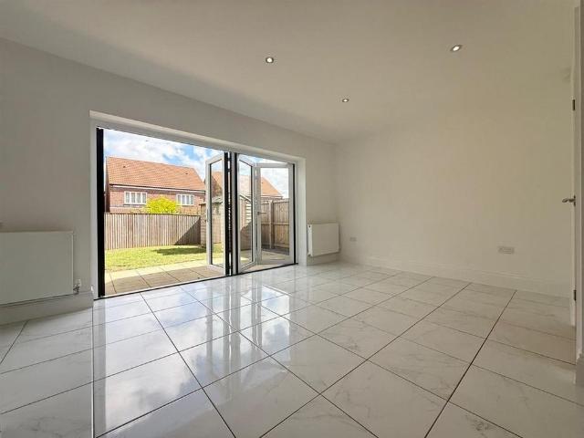 3 bedroom detached house to rent