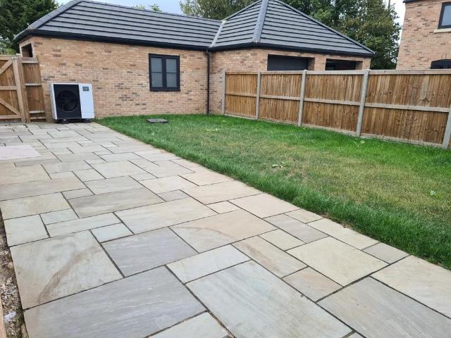3 bedroom detached house to rent