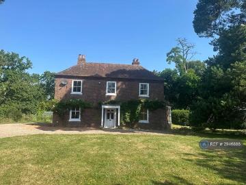 3 bedroom detached house to rent