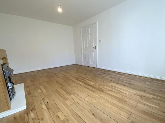 3 bedroom detached house to rent