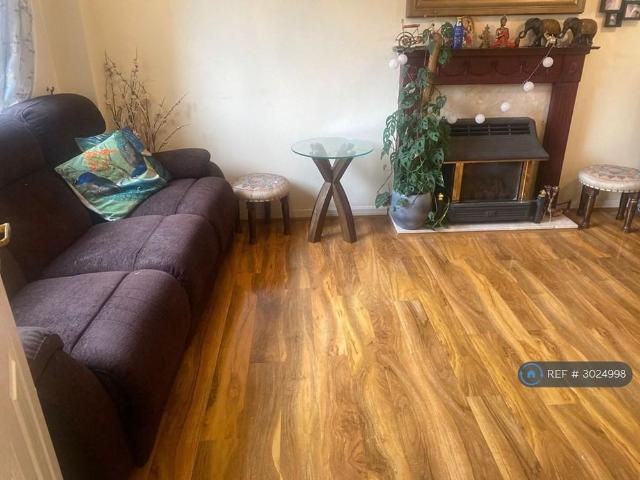 3 bedroom detached house to rent