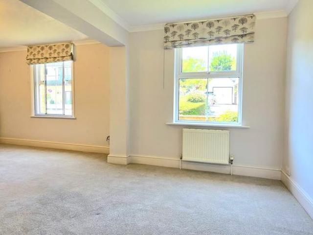 3 bedroom detached house to rent
