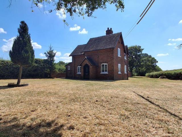 3 bedroom detached house to rent