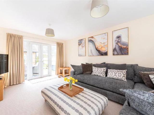 3 bedroom detached house to rent