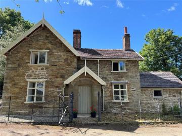 3 bedroom detached house to rent