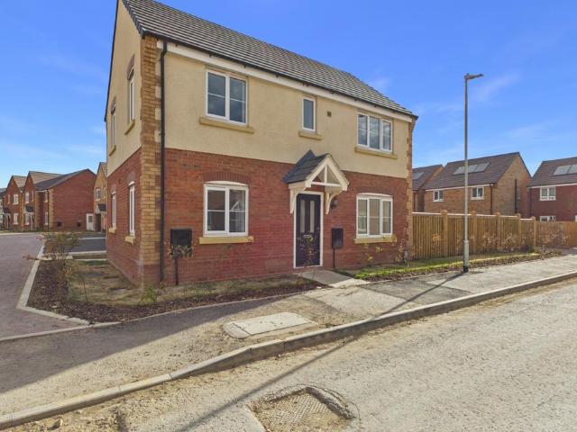 3 bedroom detached house to rent