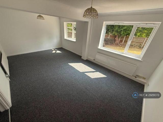 3 bedroom detached house to rent