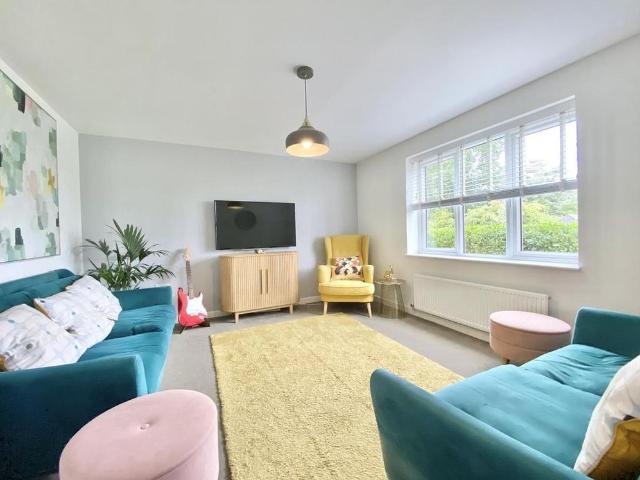 3 bedroom detached house to rent