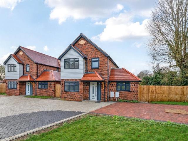3 bedroom detached house to rent