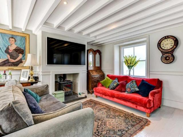 3 bedroom detached house to rent