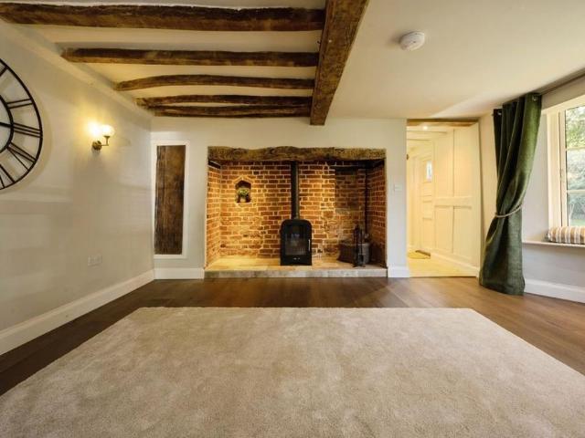 3 bedroom detached house to rent