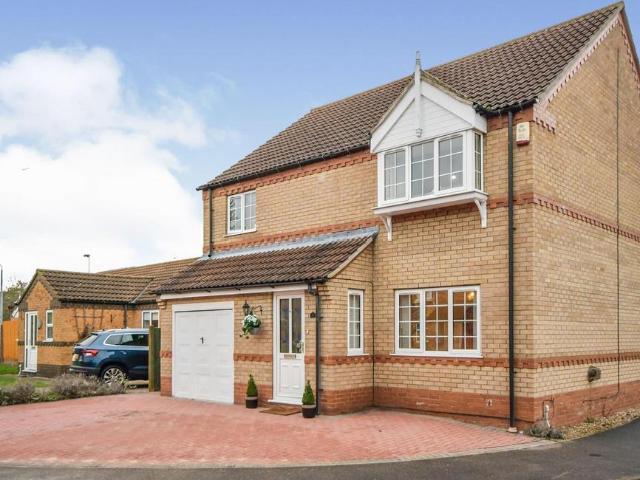 3 bedroom detached house to rent