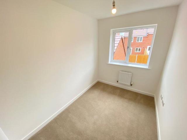 3 bedroom detached house to rent