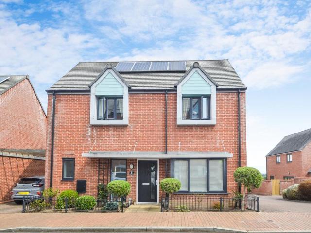 3 bedroom detached house to rent