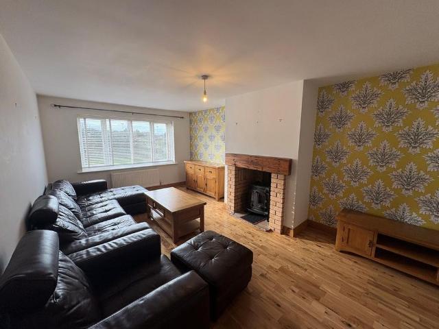 3 bedroom detached house to rent