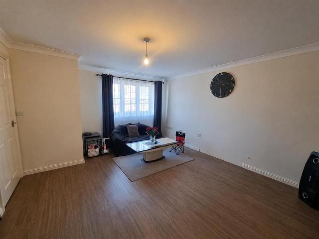 3 bedroom detached house to rent