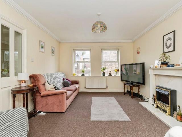 3 bedroom detached house to rent