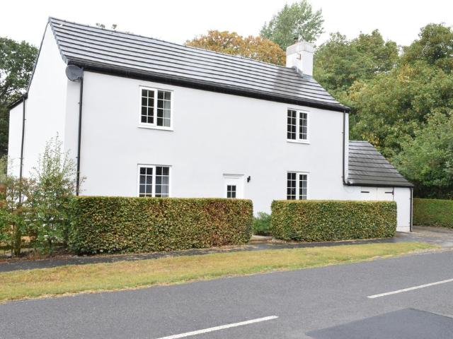 3 bedroom detached house to rent