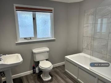 3 bedroom detached house to rent