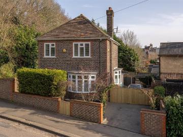3 bedroom detached house to rent