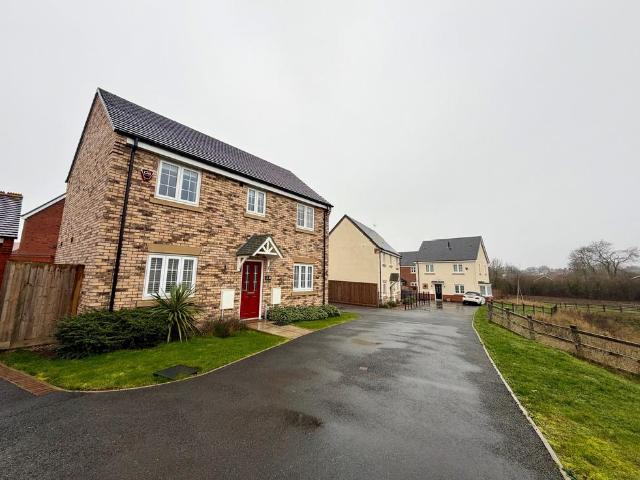 3 bedroom detached house to rent