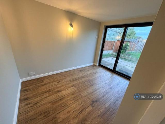 3 bedroom detached house to rent