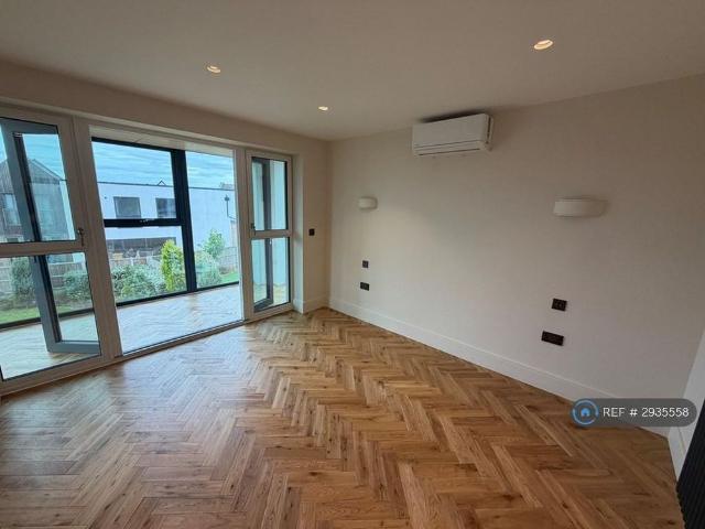 3 bedroom detached house to rent