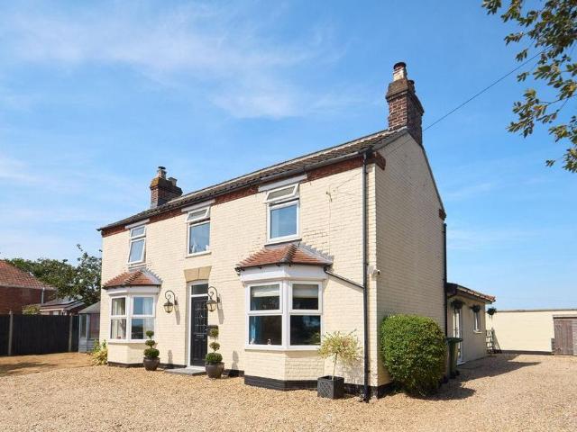 3 bedroom detached house to rent