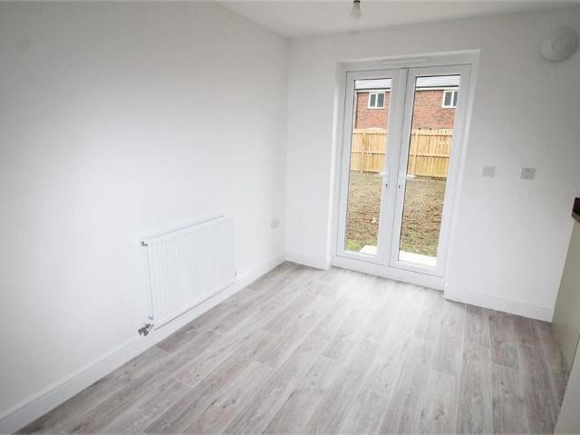 3 bedroom detached house to rent