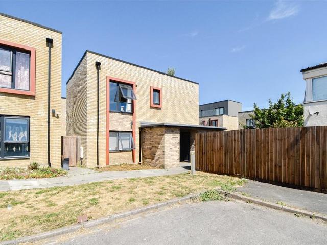 3 bedroom detached house to rent