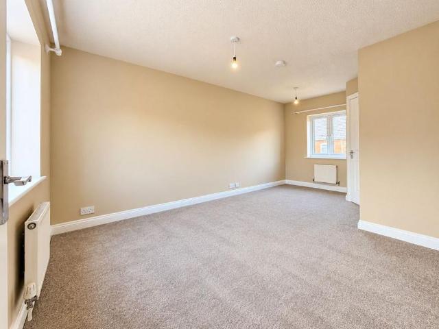 3 bedroom detached house to rent