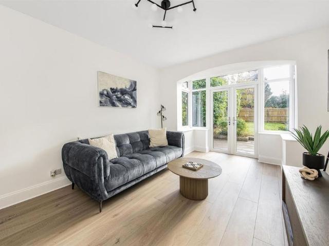 3 bedroom detached house to rent